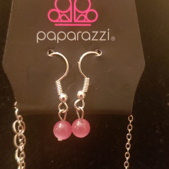 Short necklace - Picture 2 of 2